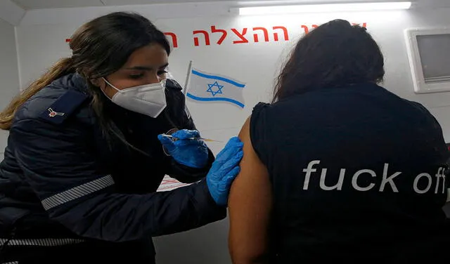 En Israel unas 2,6 millones de personas ya recibieron incluso la segunda dosis de la vacuna contra el coronavirus, según cifras oficiales. Foto: AFP