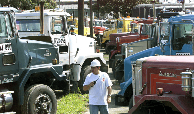 Los camioneros ganan en promedio 23 dólares canadienses por hora en Canadá. Foto: AFP