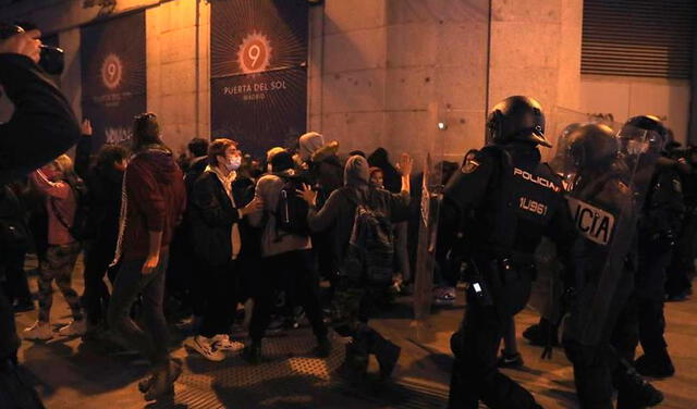 Violentos disturbios en España para exigir la libertad del rapero encarcelado