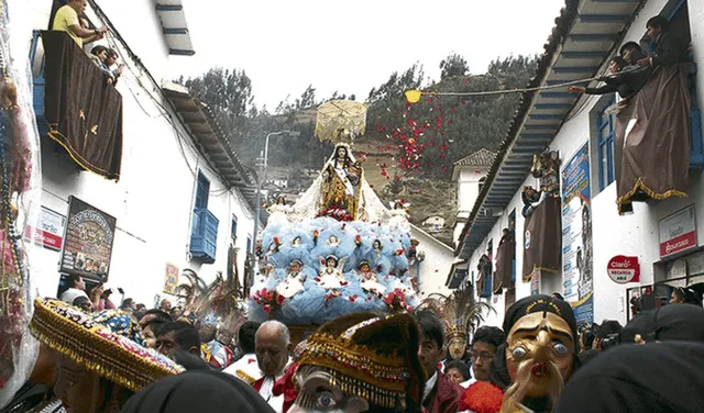 Los fieles de la Iglesia Católica acostumbran organizar procesiones por el Día de la Virgen del Carmen