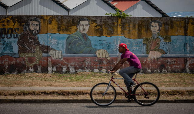 El BCV ya fijó para hoy, sábado 8 de enero, el precio del dólar en Venezuela un día antes de que se realicen las elecciones en Barinas. Foto: EFE