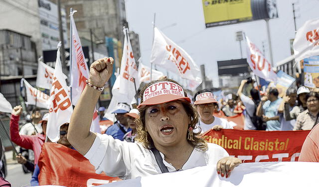 Alerta. Docentes congresistas piden ser tomados en cuenta. Foto: Antonio Melgarejo / La República