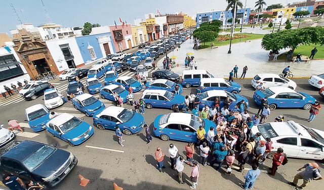 Trujillo. Los taxistas volvieron a acatar ayer el paro. Foto: Yolanda Goicochea/La República