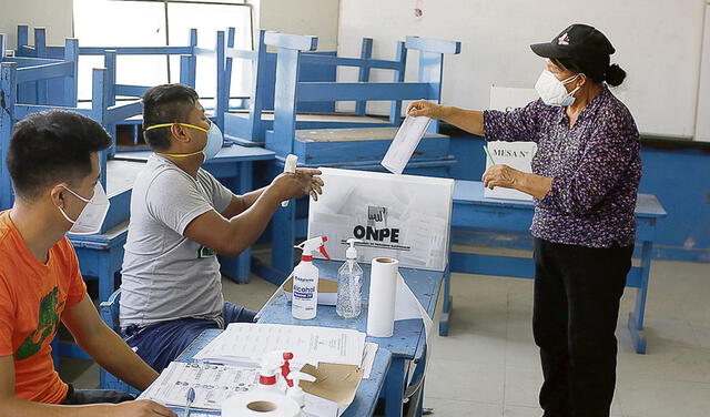 Salida. Un nuevo proceso electoral puede ser una vía de escape, reflexiona el periodista. Foto: Marco Cotrina/La República