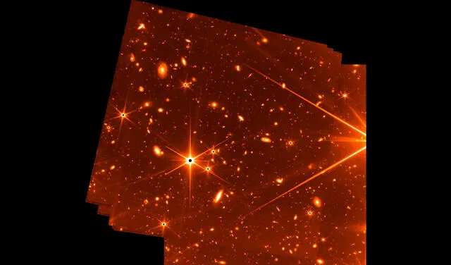 Las estrellas, ubicadas en la Vía Láctea, se diferencian de las galaxias lejanas porque exhiben picos de difracción. Foto: NASA