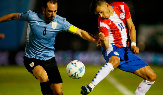 Uruguay volverá a enfrentar a Paraguay en la fecha 5 de la fase de grupos, tras el empate del jueves 3 en el Centenario. Foto: EFE
