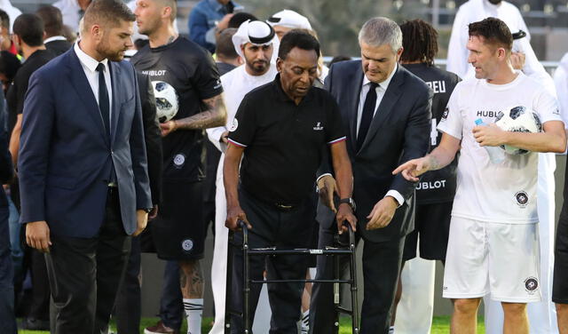 Pelé fue internado para continuar tratamiento por tumor en el colon