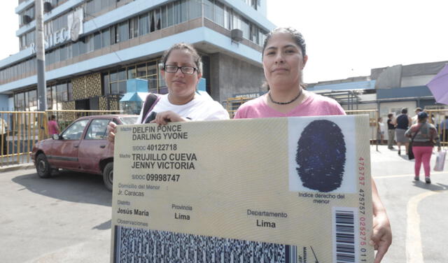 Darling Delfín y Jenny Trujillo piden que se cumpla el fallo en primera instancia a favor de ellas. Así, Dakarai podrá obtener el DNI. Foto: El Popular