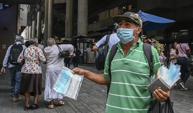 La ministra de Salud recomendó seguir usando mascarilla para prevenir la COVID-19. Foto: AFP