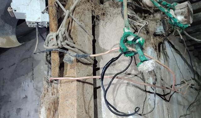 Alambre hizo contacto con cables de corriente. Foto: AZB NOTICIAS TV/ Facebook