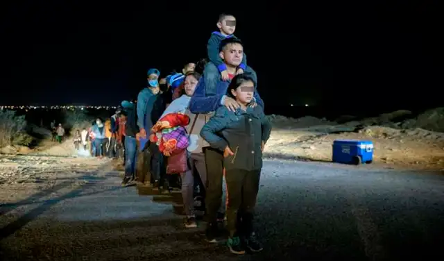 Más de una docena de inmigrantes expresaron que su principal razón para emigrar fue la miseria, la violencia y el desempleo agravado por la pandemia. Foto: AFP