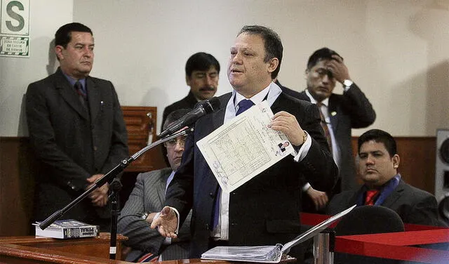 Se va. Carlos Mesía anuncia que mañana renuncia a postular. Foto: difusión