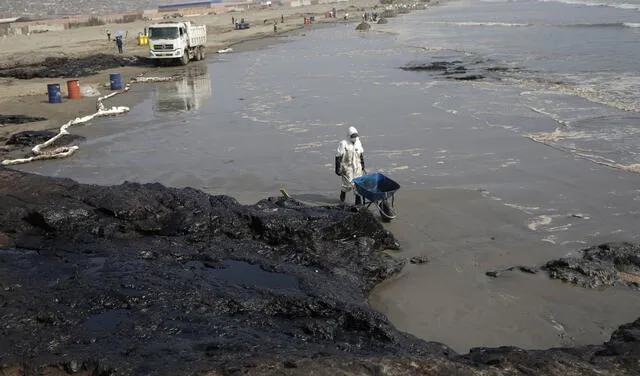 Derrame de petróleo en Ventanilla. Foto: Gerardo Marín
