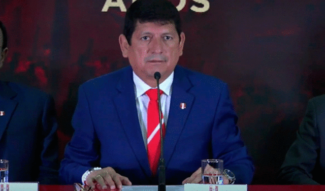 Agustín Lozano brindó las reformas del fútbol peruano en conferencia de prensa. Foto: captura/FPF Play