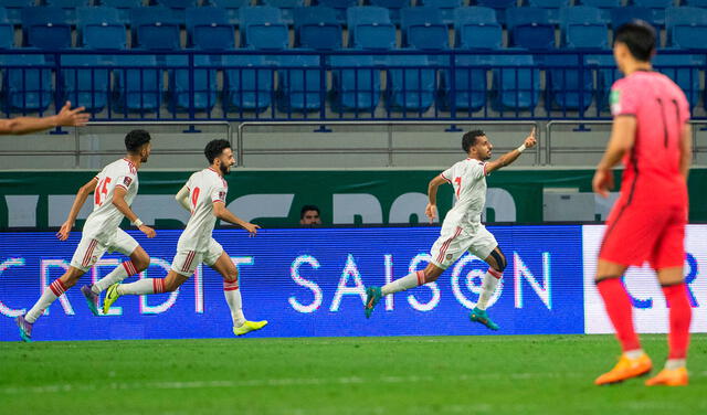 La selección de Emiratos Árabes terminó tercera con 12 puntos en su grupo de las eliminatorias asiáticas. Foto: AFP