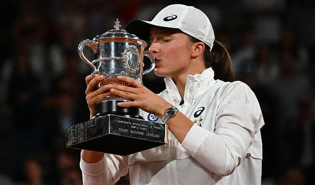 Iga Swiatek fue la primera tenista polaca de la historia en alzar un título de Grand Slam. Foto: AFP
