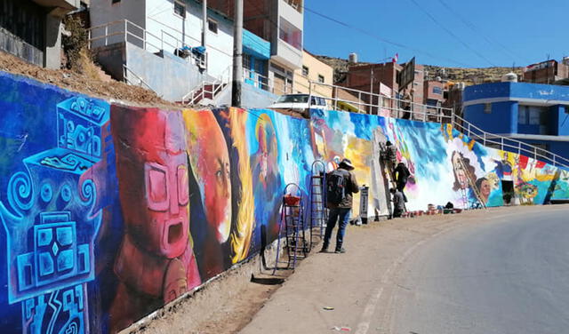 Pintan mural en el ingreso a la ciudad de Puno con motivo del Bicentenario