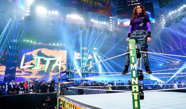 Lita se enfrentó a Becky Lynch en WWE Elimination Chamber 2022. Foto: WWE