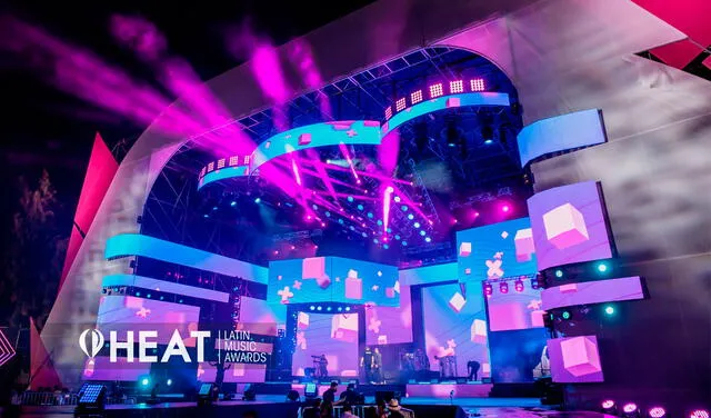 El escenario de los Premios Heat se alista para recibir a los artistas y premiar a los ganadores. Foto: lospremiosheat / Twitter