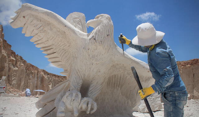 Arequipa: artesanos de la Ruta del Sillar trabajan en tres hermosas esculturas