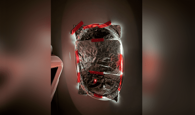 Las imágenes de las ventanas parchadas con papel y cinta sorprendieron a los usuarios en redes. Foto: captura de Twitter