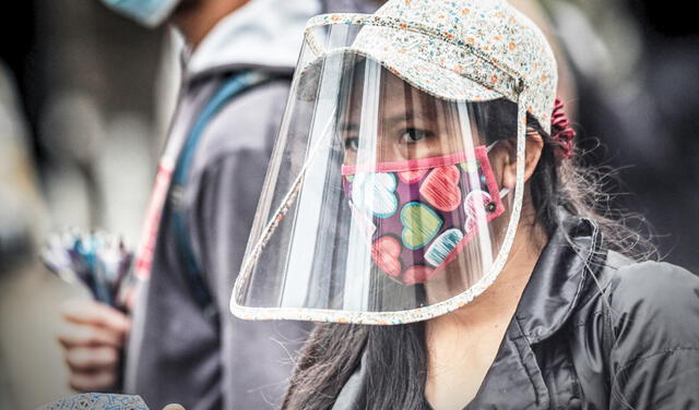 Protectores faciales - pantallas faciales. Foto: Archivo LR