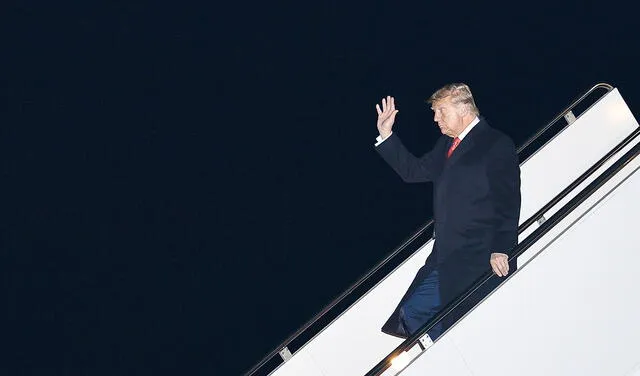 Salida. Presidente regresa a la Casa Blanca en lo que serían sus últimos días de mandato. Foto: AFP