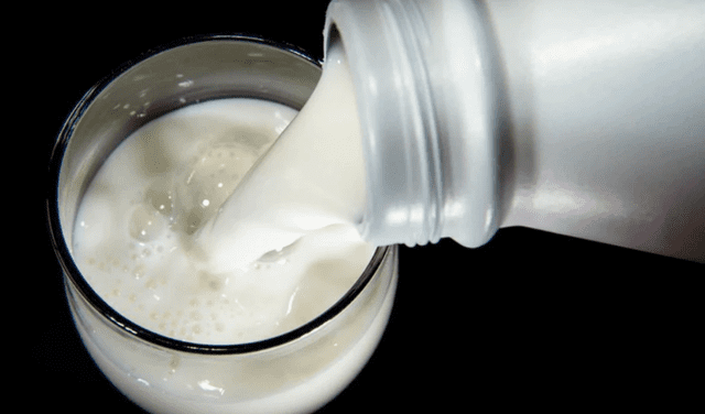 En 2019, las autoridades de Bogotá denunciaron a ocho empresas, entre las que se encuentran Gloria Colombia (parte del Grupo Gloria), por adulterar su producto lácteo con lactosuero