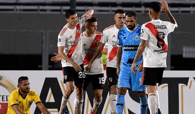 Deportivo Binacional cayó goleado 8-0 ante River Plate.