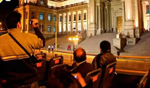 Paseo de noche en Lima