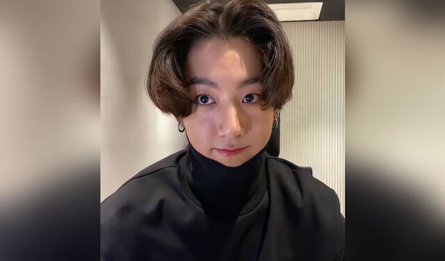 Jungkook de BTS durante su transmisión en vivo. Foto: V Live