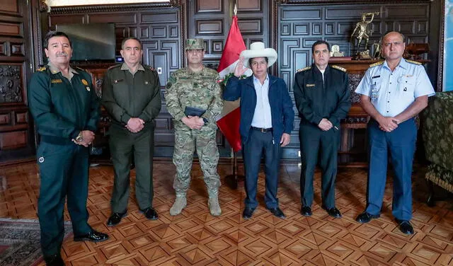 Pedro Castillo y las Fuerzas Armadas. Foto. Twitter