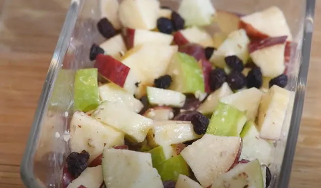 La ensalada de uvas y manzana se recomienda para gente que está a dieta. Foto: cocina tv