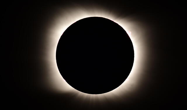 En Argentina, el eclipse solar también llegó a ser total. Foto: AFP