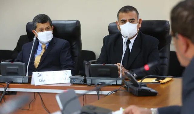 Excomandantes generales del Ejército y la FAP se presentan ante la Comisión de Defensa. Foto: Congreso Excomandantes generales del Ejército y la FAP se presentan ante la Comisión de Defensa. Foto: Congreso