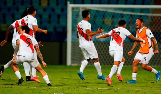 Perú obtuvo el pase a semifinales tras vencer a Paraguay en penales. Foto: EFE