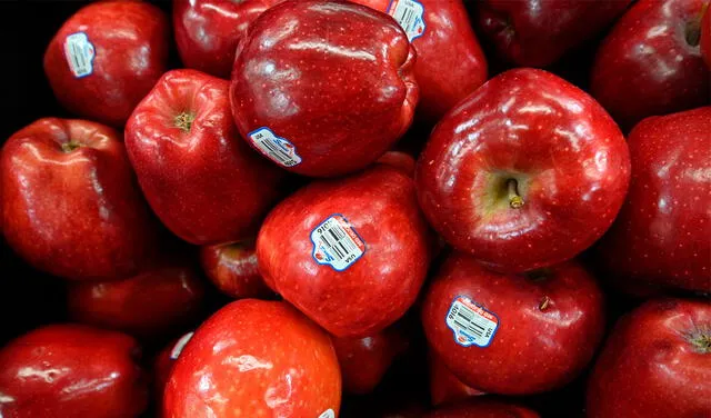 Las manzanas son consideradas provechosas para la salud, la suerte y la armonía familiar. Foto: AFP