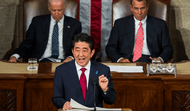 El primer ministro japonés, Shinzo Abe, en el Congreso en Washington, EE. UU.