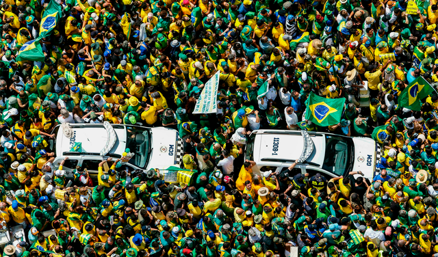 Decenas de miles de personas se congregaron en la Avenida Paulista. Foto: AFP