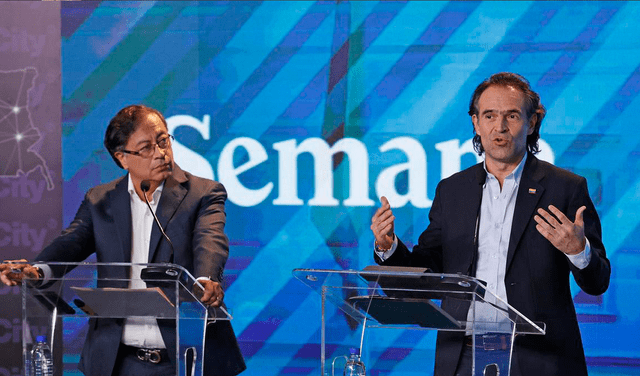 Gustavo Petro y Sergio Fajardo durante el Debate presidencial.