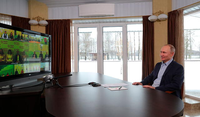 Vladimir Putin este lunes en videoconferencia. Foto: AFP