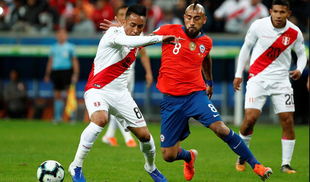 Perú vs. Chile se verán las caras el 13 de noviembre en el Estadio Nacional de Santiago. Foto: EFE