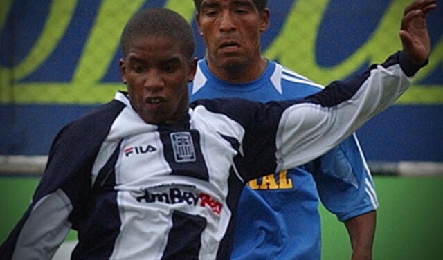 Jefferson Farfán dejó Alianza Lima porque fue fichado por el  PSV de Holanda. Foto: EFE