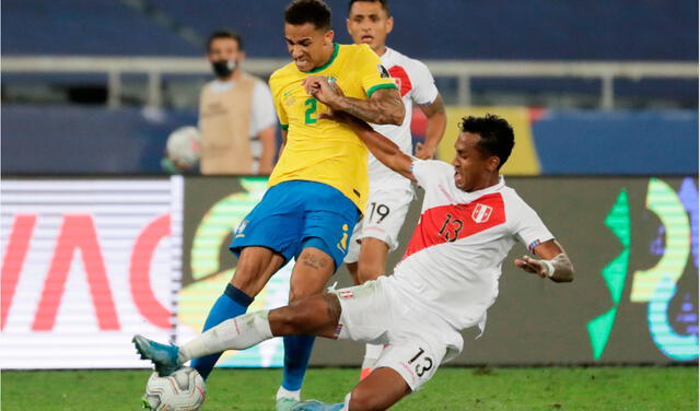 Danilo fue titular en los dos últimos duelos de Brasil en eliminatorias. Foto: EFE