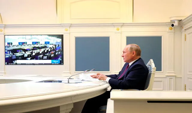 Vladimir Putin, al igual que Xi Jinping, participó en la cumbre del G20 por videoconferencia. Foto: Sputnik/AFP