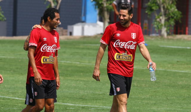 Carlos Lobatón y Claudio Pizarro jugaron la Copa América Chile 2015. Foto: GLR.