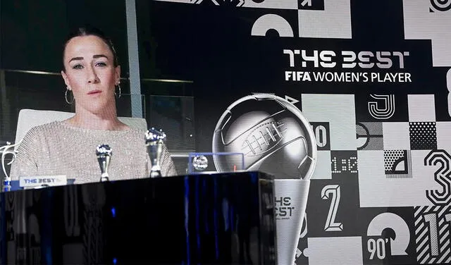 Lucy Bronze fue elegida la mejor jugadora del mundo en el 2020 por The Best FIFA. Foto: AFP
