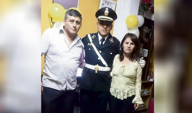 Dolor. Suboficial Wesley Saavedra en una foto reciente, con su hijo y su esposa Amelia. Foto: difusión