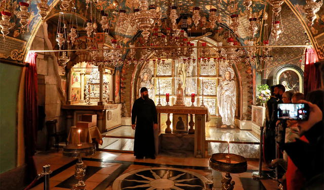 El lugar identificado como el Calvario se halla dentro de la Iglesia del Santo Sepulcro en Jerusalén. Foto: AFP