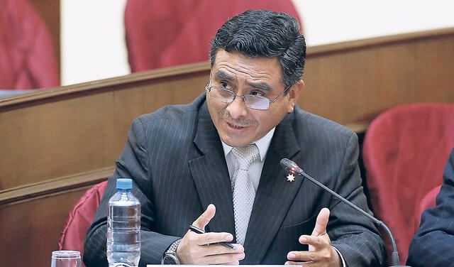 Versión. Ministro Huerta dice que denuncia fue una calumnia. Foto: Antonio Melgarejo/La República